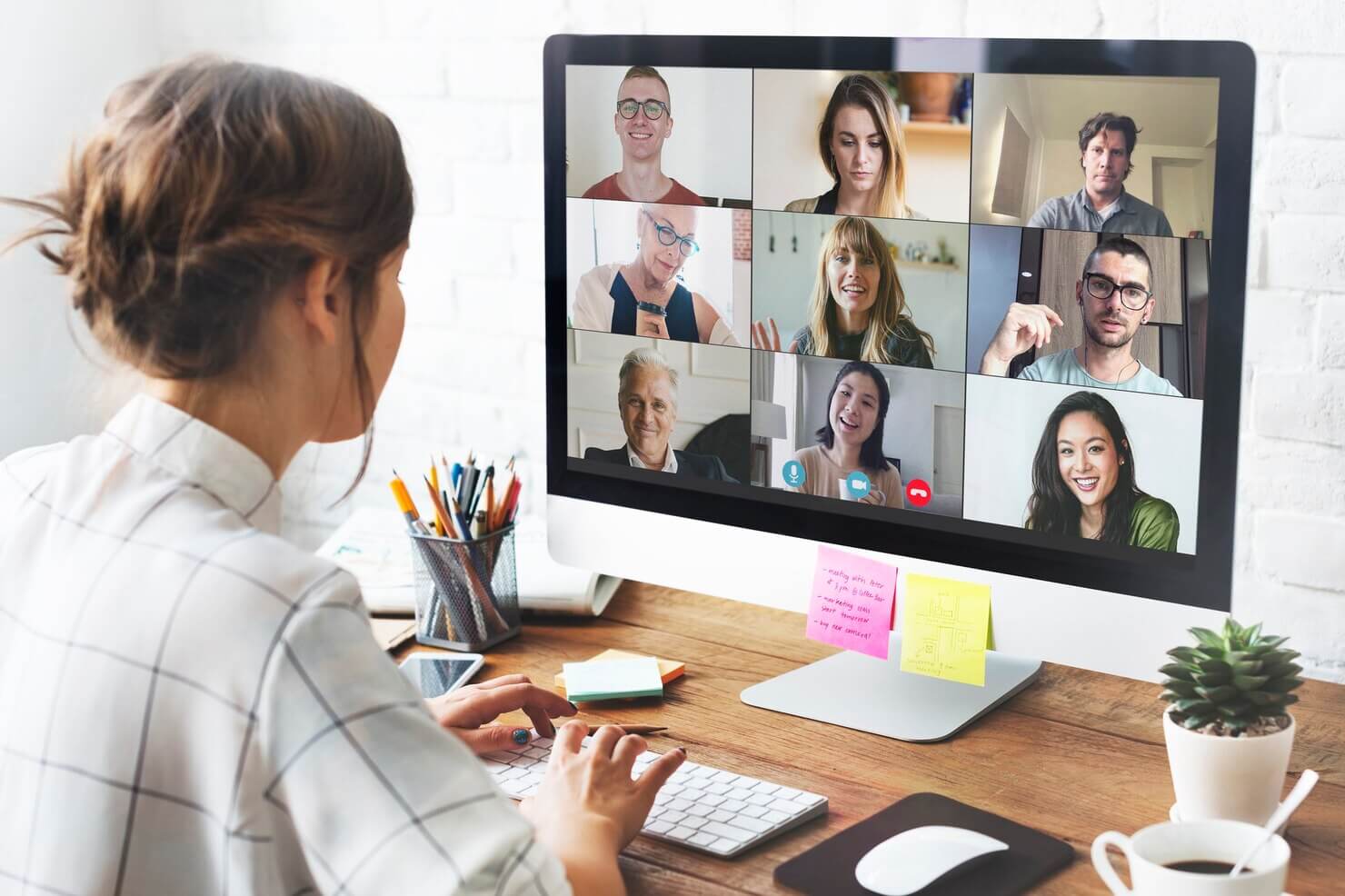 Client using communication tools for collaborating with the WordPress support team